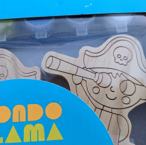 Mondo Llama paint-your-own pirates kit (makes 3 pieces) - Picture 4 of 9